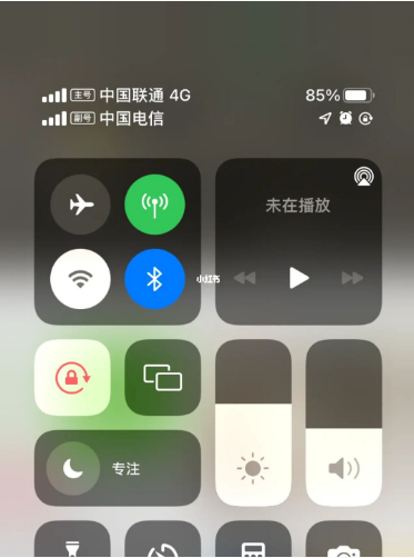 牟平苹果手机维修分享iPhone双卡信号解决办法 